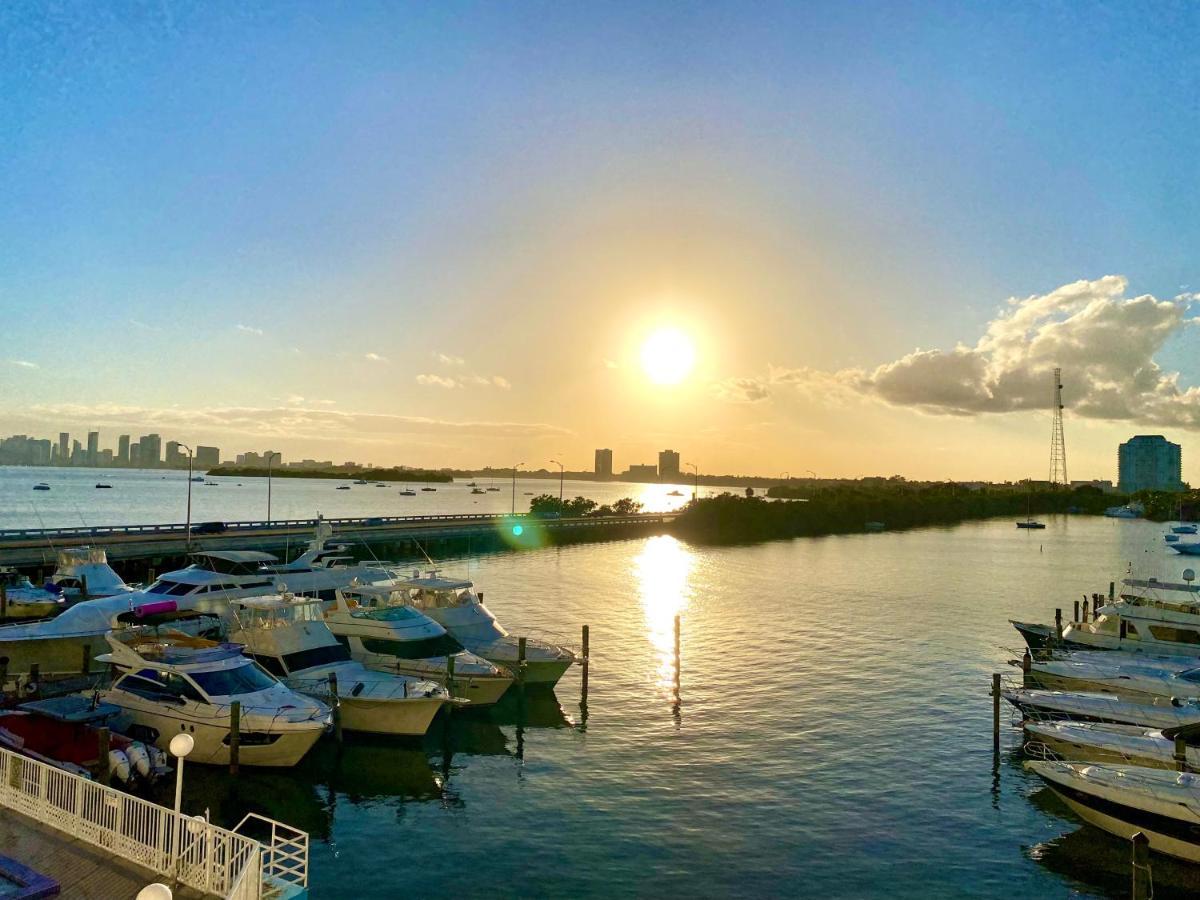 Deluxe Waterfront One Bedroom Apartment With Miami Skyline View, Free Parking 5 Mins Drive To Маямі-Біч Екстер'єр фото