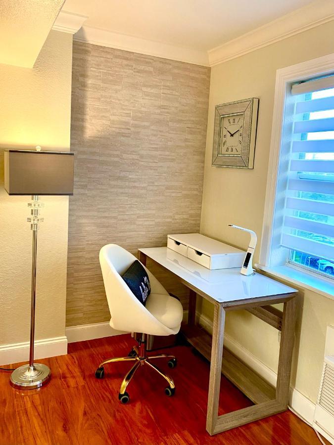 Deluxe Waterfront One Bedroom Apartment With Miami Skyline View, Free Parking 5 Mins Drive To Маямі-Біч Екстер'єр фото