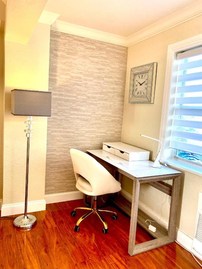Deluxe Waterfront One Bedroom Apartment With Miami Skyline View, Free Parking 5 Mins Drive To Маямі-Біч Екстер'єр фото