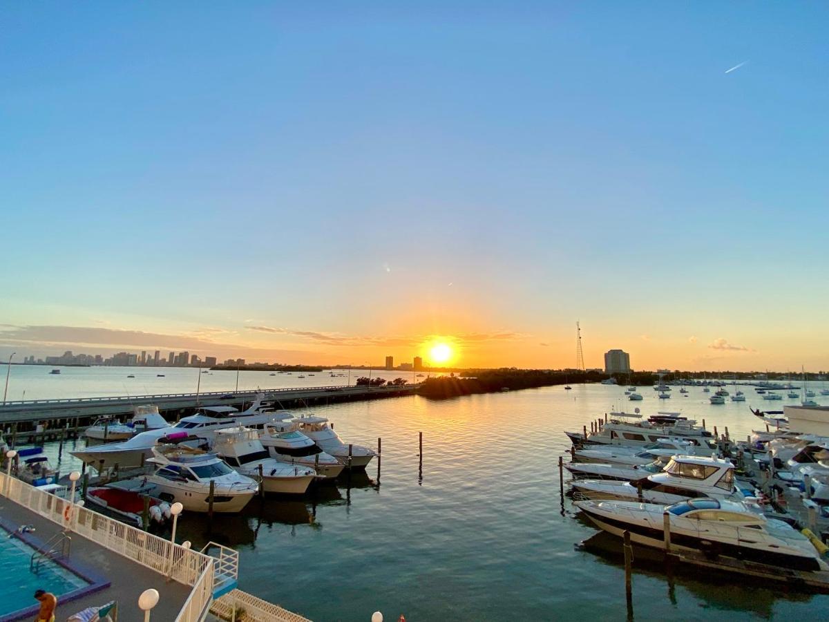 Deluxe Waterfront One Bedroom Apartment With Miami Skyline View, Free Parking 5 Mins Drive To Маямі-Біч Екстер'єр фото